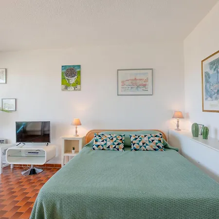 Les Coteaux Du Preconil-6 By Interhome