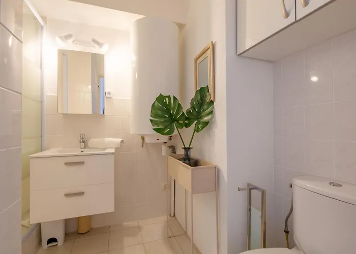 アパート Les Coteaux Du Preconil-6 By Interhome *