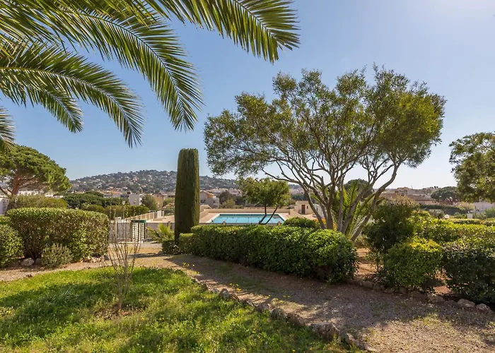 アパート Les Coteaux Du Preconil-6 By Interhome